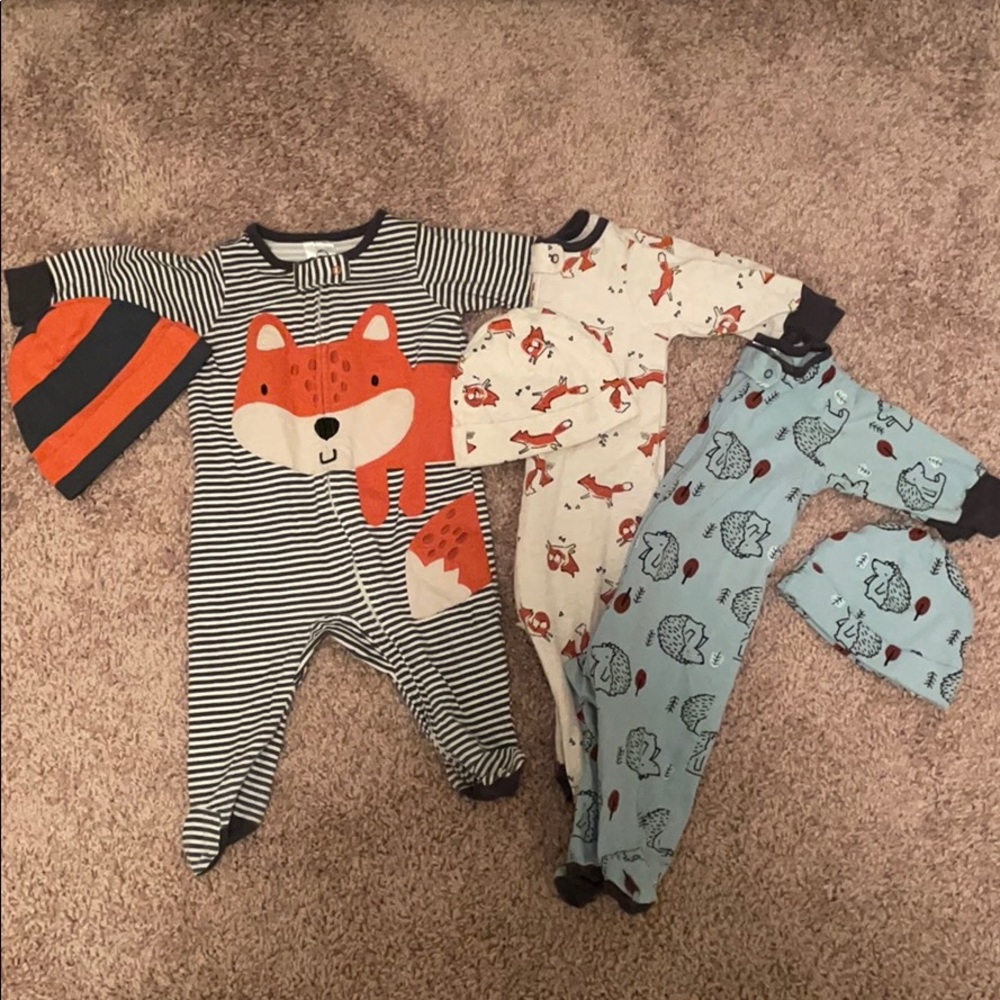 3 sets of onesie with matching hats